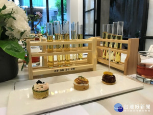 GreenMa全系列有機香氛茶、與其搭配的訂製茶點。
