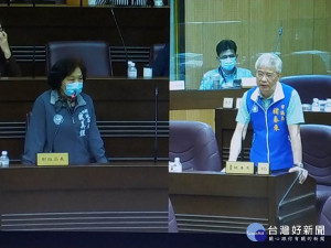 ▲市議員褚春來質詢， 要求財政局向中央爭取更多統籌分配款。（圖／記者馬虞海攝）
