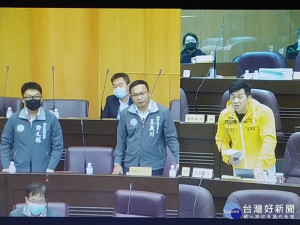 ▲ 市議員簡智翔質疑航空城公司發行股票是存在不求賺錢的想法，要求停發股票。（圖／記者馬虞海攝）