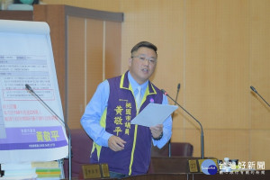 ▲市議員黃敬平質詢，要求市府成立市場處以完善管理新建大樓市場。（圖／記者馬虞海翻攝／市議會提供）