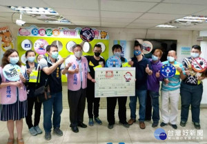 雲林監理站為讓聽障朋友考照圓夢及確保行車安全，首創錄製「聽障手語交通安全影片」，並聘請公正通譯人員傳達初考領交通安全講習課程、筆試題目及路考注意事項、考試規則，讓聽障人士考照無障礙。