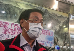 南投縣長林明溱廣納青年才俊深入基層。（記者扶小萍攝）