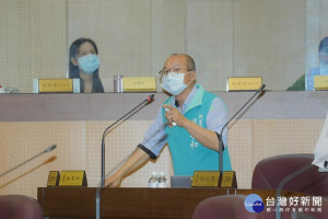 ▲市議員游吾和質詢，要求更緊密的結合竹圍漁港景點，招來觀光。（圖／記者馬虞海翻攝／市議會提供）