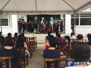 親愛愛樂樂團戶外音樂會回來了。（記者扶小萍攝）