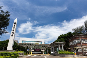 隨著國內疫情趨於平穩，中央大學將從6月1日開始，恢復外車可入校。

