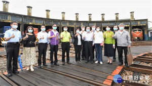 縣長王惠美與立法院交通委員會視察扇形車庫，與會人員還有交通部鐵路改建工程局副局長伍勝園、臺灣鐵路管理局總工程司高明鋆、立法委員陳素月、黃秀芳、彰化縣議員莊陞漢、李成濟、彰化市長林世賢、縣府工務處長林漢斌、城市暨觀光發展處長田飛鵬等人。