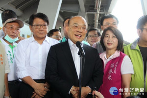 行政院長蘇貞昌今日上午到屏東視察東港鹽埔漁港。（圖／屏東縣政府）