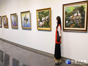屯藝畫展志工。林重鎣翻攝