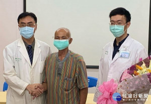 北港媽祖醫院口腔癌復發患者經以銳速刀放射療法搭配同步標靶治療，3個月後腫瘤幾乎完全消失，特在63禁菸節奉勸癮君子們早該戒菸了。