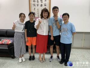109年國中教育會考成績5日出爐，新北市學生成績亮眼，其中丹鳳高中九年級廖錕智和張筑絢同學於本次會考獲得滿級分