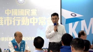 國民黨面臨高雄市長補選、高雄市議會議長補選問題，對此，國民黨主席江啟臣10日移師高雄召開行動中常會時，表明不管是議長改選、市長補選，黨中央會與市議會黨團通力合作，利用國民黨在高雄市議會仍擁有相對多數的席次，必須確保在議長改選能繼續擁有議長的職位。（圖／國民黨Facebook）
