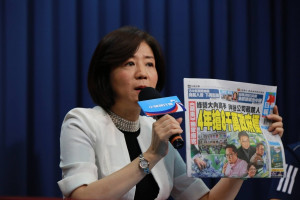 近日有媒體報導稱，「幫推」、「投石」兩間公司幕後主導疑為中華文化總會秘書長林錦昌、副秘書長李厚慶兩位綠營文宣要角，4年來標到政府標案高達八千多萬，涉及自肥。國民黨18日召開記者會進一步質疑此事。（圖／國民黨）