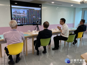 新北市淬鍊經典教育行政大師視訊講座，教育局18日邀請教育部前部長吳清基教授擔任講座，以「共創技職教育的價值與驕傲」為主題，所有國小校長共同參與