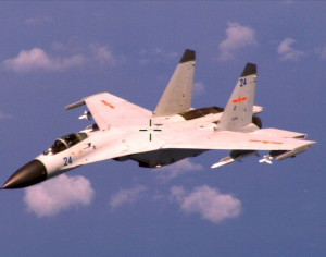 18日下午我國防部空軍司令部證實，上午中共又派殲10、殲11等型戰鬥機，進入台灣西南空域，我空軍除廣播告警外，我空中偵巡戰機全程亦適切應對至飛離我防空識別區（ADIZ）。（圖／中共殲11資料照片，來自Wikipedia，圖源U.S. Navy Photo）