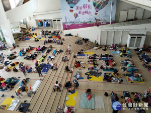 大甲媽祖遶境祈福回鑾進入彰化，信眾入住彰化縣政府中庭。圖／記者鄧富珍攝