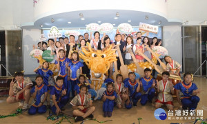 鹿港慶端陽活動進入倒數計時，縣長王惠美歡迎到鹿港賽龍舟、吃美食、夜裡逛街賞燈，體驗鹿港的文化之美。圖／記者鄧富珍攝