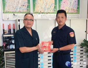 北港分局長王立德領導統御頗受好評，勤以走動式管理到各警所勉勵基層辛勞，感謝員警有著為社會治安付出盡責的心。