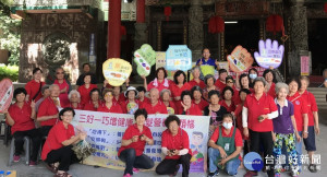 南投縣衛生局到社區進行節前健康講座。（衛生局提供）