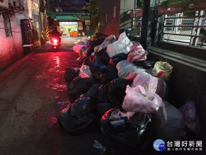 環保局連夜蹲點方式，終於在22日凌晨抓到陳姓業者，因行徑越發惡劣，再度將業者逮獲送辦