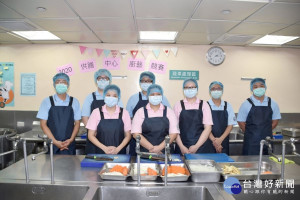 彰化基督教醫院體系營養部供膳中心舉辦內部二央廚廚師料理競賽。
