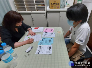 新北市榮民服務處日前舉辦微型就業媒合活動，邀請歐艾斯保全公司現場徵才