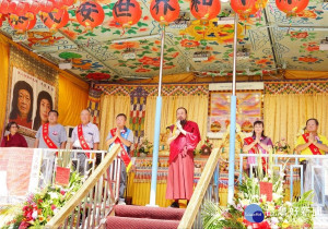 行動佛殿91站雲林口湖鄉，恆性嘉措仁波且感謝雲林縣長秘書呂昆興、下崙村長王勝瑋、崙中村長謝文棋、蔡孟真議員助理邱月鳳、福安宮王榮裕主委蒞臨祈福法會