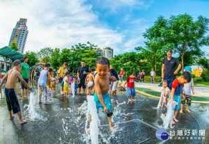 水利局將於7月11日(星期六)下午4時起於塭仔底溼地公園舉辦新北水漾打卡按讚(1支手機FB，限領1支玩具水槍)即贈送限量玩具水槍