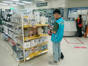 經濟發展局特別辦理專案抽查，總計抽查294件，查獲67件標示不合格，不合格率達23%