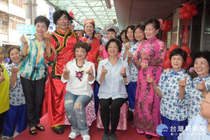 田中米食行銷推廣活動，縣長王惠美、田中鎮農會理事長張耀通、常務監事陳文瑞、總幹事曾招英等人共同推銷在地優質農產品與農遊體驗。