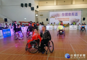 來自9縣市100多位身障舞者及站立舞者盡情揮灑、展現精湛舞技，爭取躍上國際舞台，為國爭光的機會。