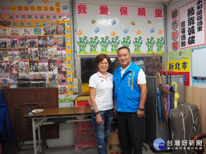永和區保順里長林葉成與妻子葉佩璉，擔任里長後積極回饋地方，開辦「里長獎學金」，10年來頒發超過200萬元，受惠學生逾千人 