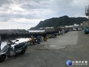 新北市政府為讓漁港轉型活化，推動青春山海線嗨漁港-草里釣魚吧系列活動