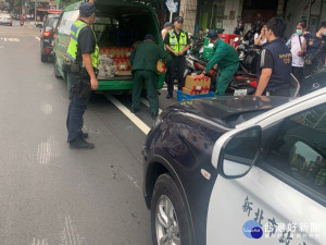 海山警分局不敢大意，針對轄內郵局、超商配送規劃警力全程荷槍實彈進行安全維護，並錄影蒐證