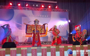 大復戲院以「參與式的劇場」為主軸，運用新媒體及藝術結合地方特色，塑建身歷其境的影視音體驗區，邀請鄉親每逢周末作伙來看電影。