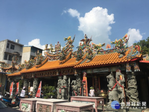 南投市配天宮是民眾的信仰中心，廟會期間非常熱鬧。（記者扶小萍攝）