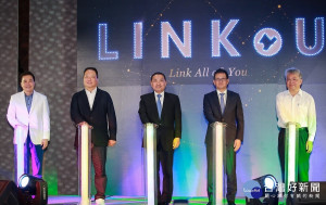 市長侯友宜、三井不動產下町一朗董事長、三立影城集團張榮華董事長、東森國際集團王令麟總裁、財政部國產署曾國基署長等出席