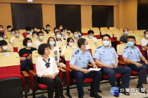 副局長許秀能帶領64位學生及家長前往松山空軍松南營區，參加空軍士官兵人才招募說明會，鼓勵經濟弱勢的家戶從軍報國，兼以改善家庭經濟
