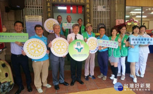 北港扶輪社邀請媽祖醫院吳錫金院長率領團隊舉辦50至75歲男性攝護腺癌警覺日免費篩檢活動，期許早期發現早期治療。