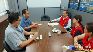 新北市榮服處長林火土29日率就業站同仁至樹林區拜會全球傳動科技公司，期為退除役官兵開發更多優質職缺
