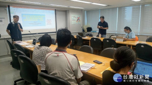 勞工局3日舉行「高中職勞動權益課程種籽師資培訓營」進階班第一場次，來自13所高中職學校的15位教師，利用暑假熱情參與培訓課程