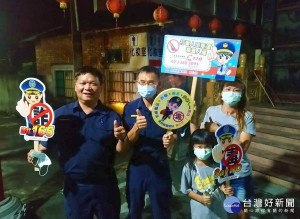 蔦松派出所於松中村「天保宮」舉辦社區治安會議，分局各業務單位及所長吳鎮尼滿懷熱情的經驗分享，有助提升犯罪預防的成效。