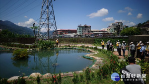 鉅工分廠生態園區巡禮活動。〈記者吳素珍攝〉