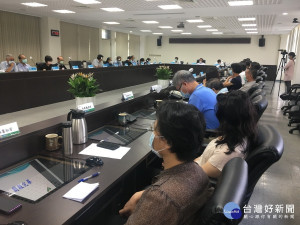 南投縣長林明溱主持縣務會議常發奇想。（記者扶小萍攝）