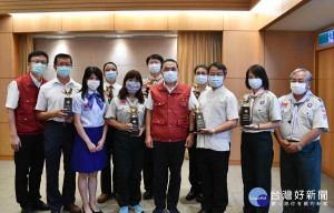 新北連續三屆蟬聯全國第一，獲獎學校及人員26日於市政會議將榮耀獻給侯友宜市長