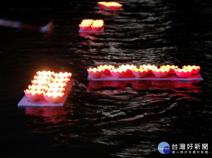 中元節三峽長福巖清水祖師廟水燈遊行、中和廣濟宮與福和宮施放魚飼料製成的環保水燈等活動