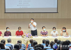 北港高中舉辦新生訓練活動，校長江耀淇率各處室進行相關業務報告及親職座談，學務處特別設計闖關體驗，讓高一新生能快速認識校園、融入高中生活。