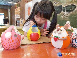 鶯歌陶瓷博物館的「兒童體驗室」、「陶藝研習室」，即日起推出陶藝「DIY自由做」，不受場次時間限制、隨到隨體驗