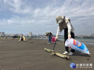 十三行博物館今年中秋連假期間將舉辦「觀音山淨山趣X挖子尾淨灘趣」活動，邀請大家在這個體重極度容易爆表的假期，兼顧環境清潔及運動健身
