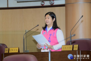 ▲陳美梅議員質詢桃園區公園、道路、停車位問題。（圖／市議會提供）