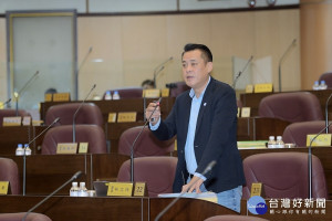 ▲市議員林志強質詢，航空城原住民二度被迫遷移，希望市政府體諒給予必要優渥的補償以及後續照顧。（圖／市議會提供）
